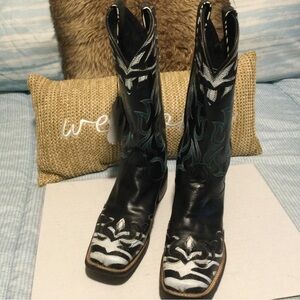 NOCONA Wms Vintage Western Black Calf W/Tiger Ray Wingtip Leather Boots, 7.5 B.